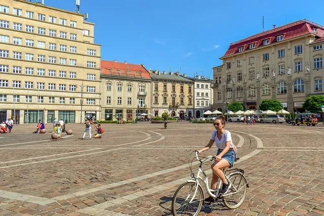Atrak­cyjne trasy rowe­rowe Kra­ków zapra­szają ama­to­rów prze­jaż­dżek i wido­ków przy­rody