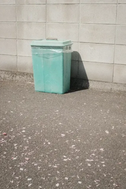 Czym są worki na śmieci z regranulatu i dlaczego warto je wybrać?