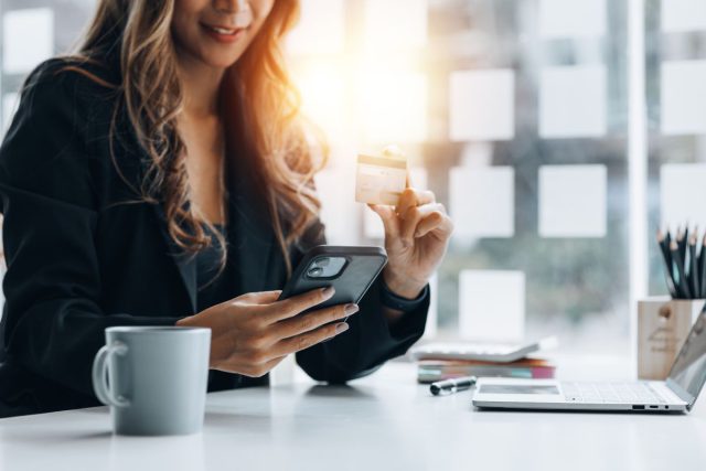 Zostań Świętym Mikołajem z kartą podarunkową Zalando!